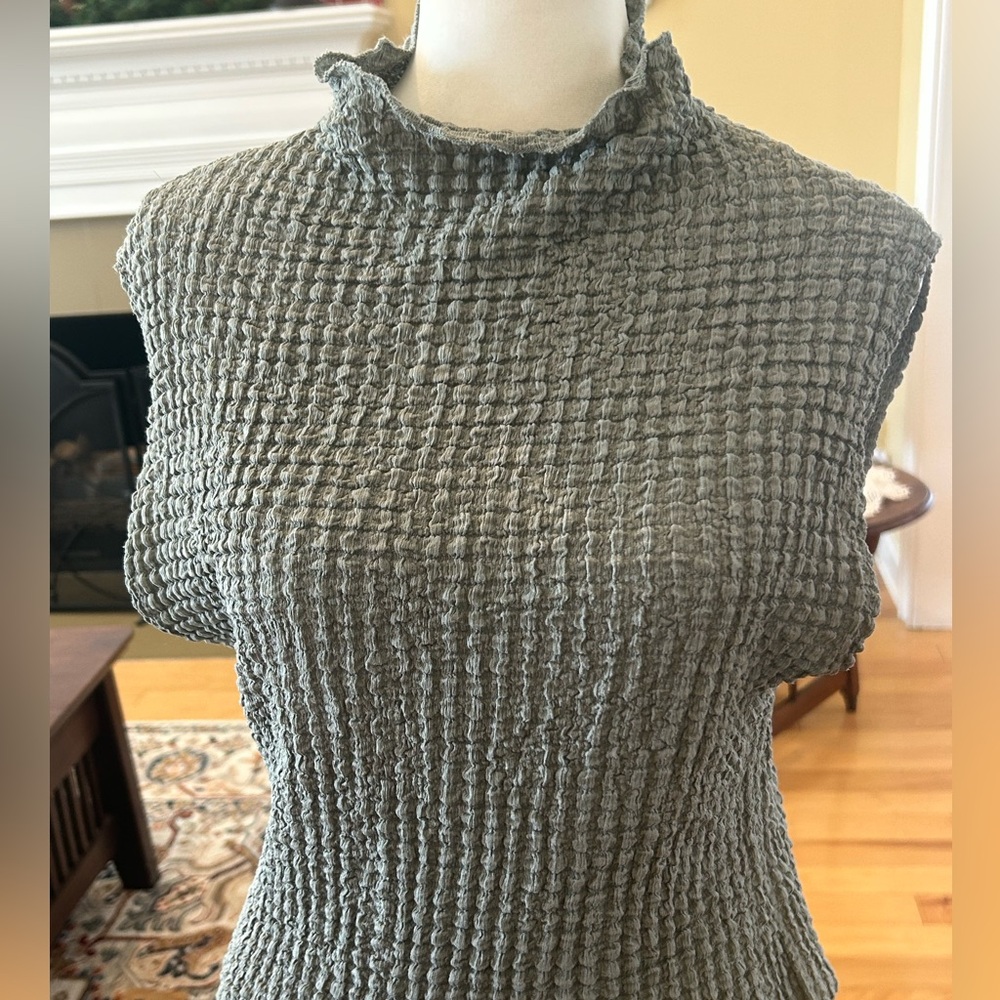 Zara Textured Sage Sleeveless Stretch Women’s Blouse with Ruffle Collar - Picture 7 of 11
